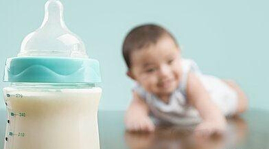 第八批嬰幼兒配方乳粉產(chǎn)品注冊(cè)獲批，5家企業(yè)15個(gè)配方通過(guò)審評(píng)